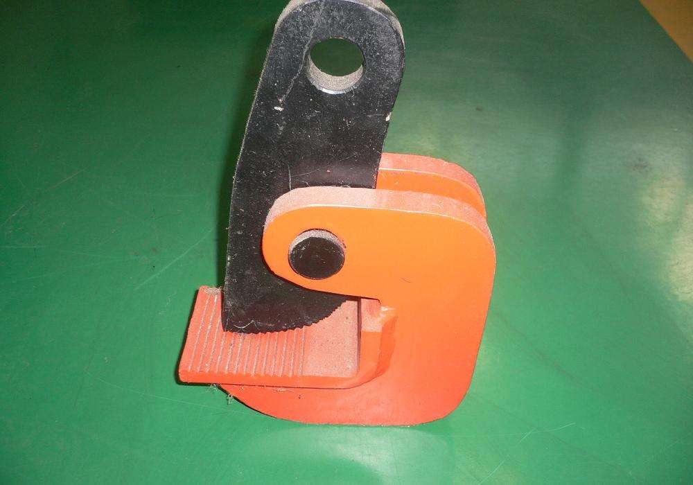 選擇鋼板起重鉗的注意事項(xiàng)有哪些